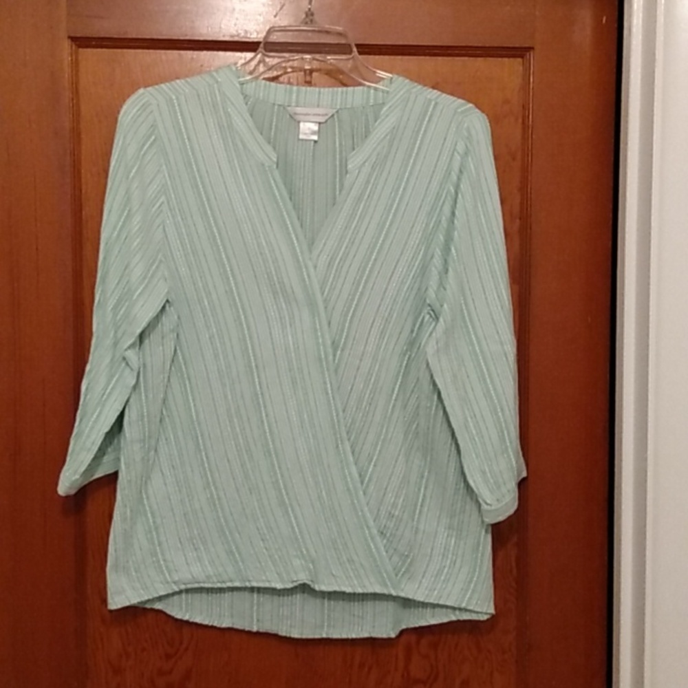 EUC Christopher & Banks Pretty Green & White Top Size Small